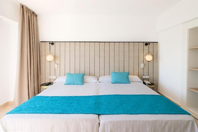 Azuline Hotel Bergantin San Antonio  Cameră foto
